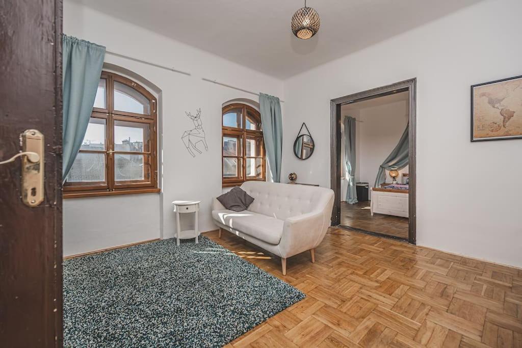 Carolina'S Romantic Apartment Hradec Králové Exterior foto